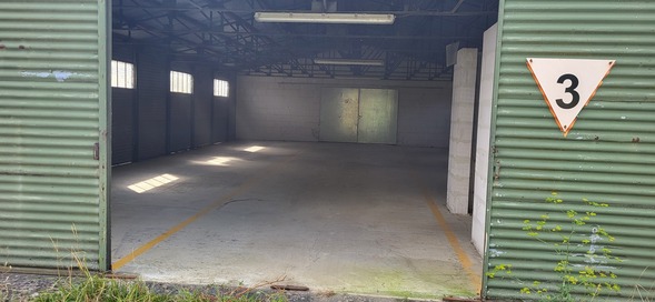 Hangar rangé et propre