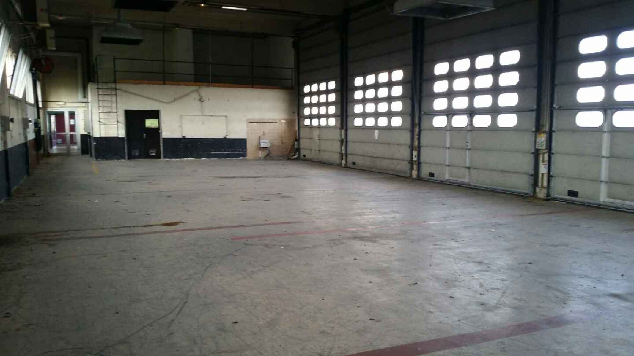 lot 1 - hangar