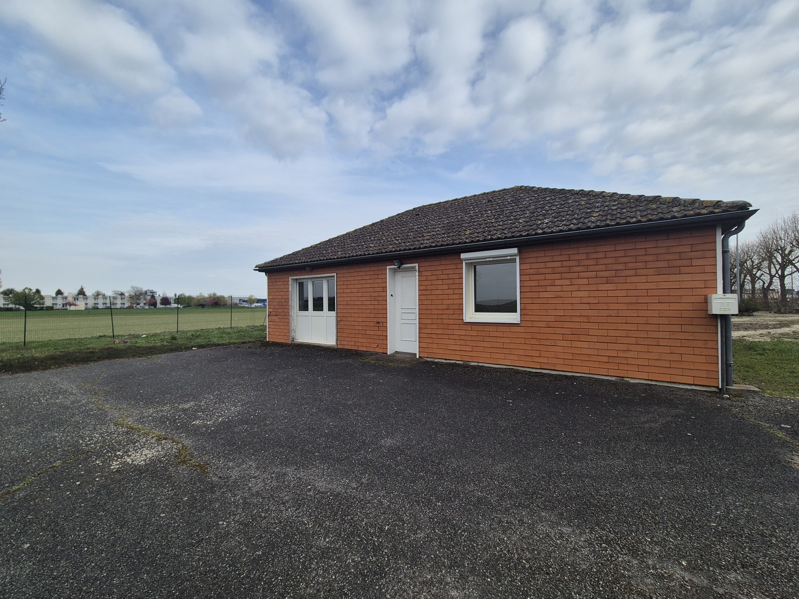 Zone A / Local commercial