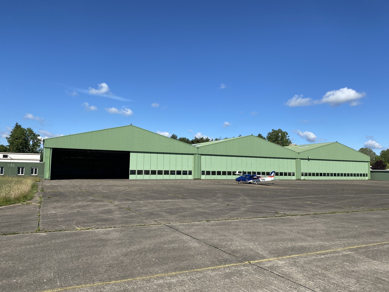 Hangar HM20