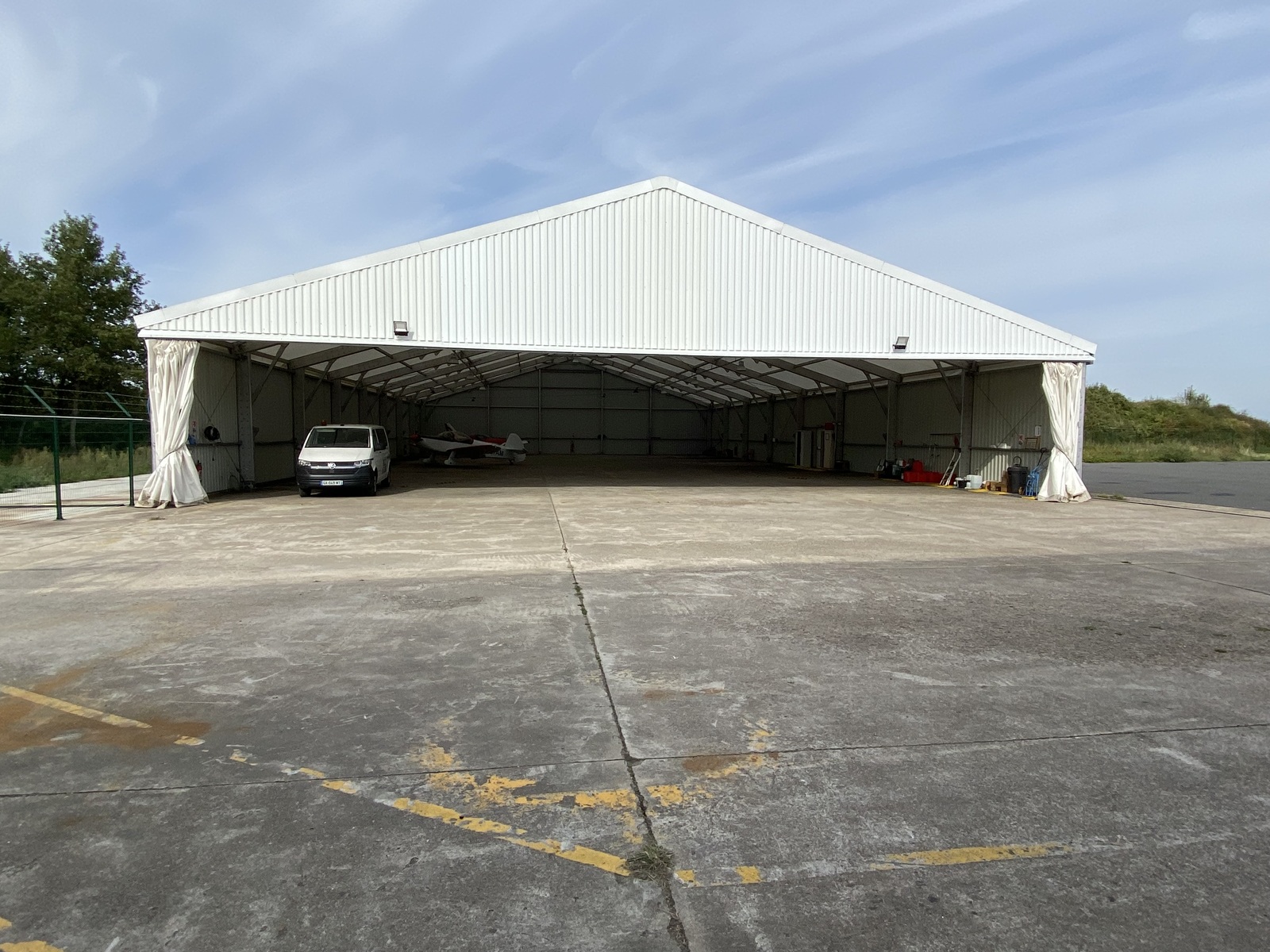 Terrain nu Côté Piste Hangar n°1